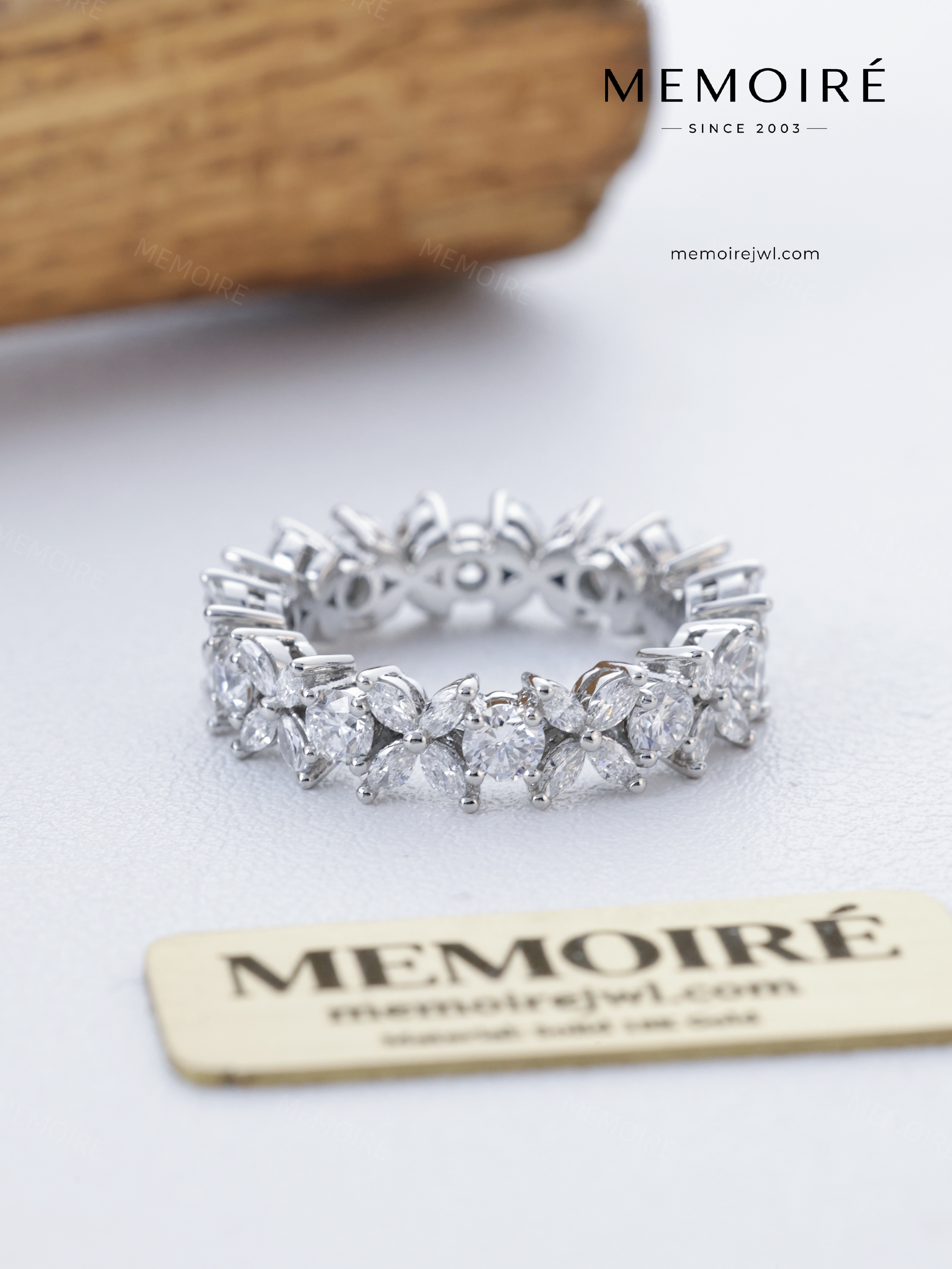 MEMOIRÉ 18K White Gold Alternating Marquise & Round Diamond Ring